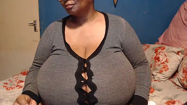 CUTEFIRMMELONSS online show from 13, 10, 2025