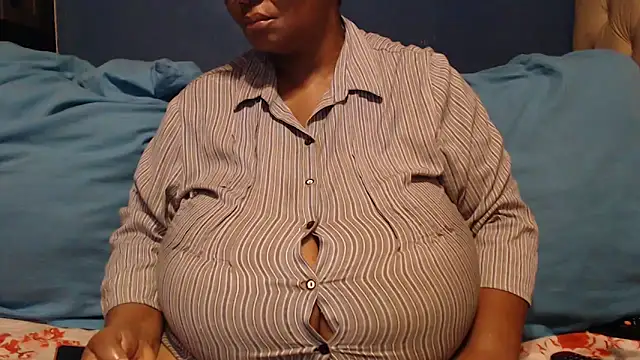 CUTEFIRMMELONSS online show from 12, 2, 2026