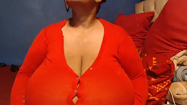 CUTEFIRMMELONSS online show from 3, 12, 2025