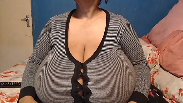 CUTEFIRMMELONSS online show from 9, 10, 2025