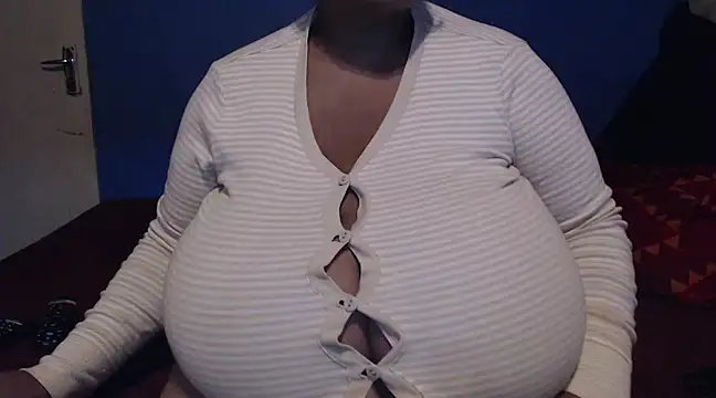 CUTEFIRMMELONSS online show from 6, 3, 2025