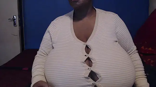 CUTEFIRMMELONSS online show from 8, 3, 2025