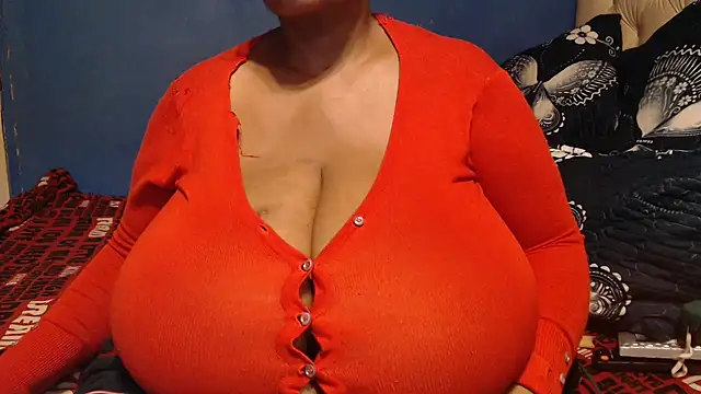 CUTEFIRMMELONSS online show from 23, 3, 2026