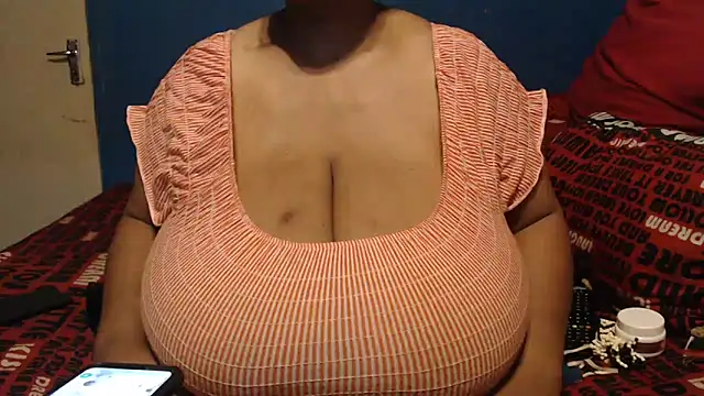 CUTEFIRMMELONSS online show from 30, 10, 2025