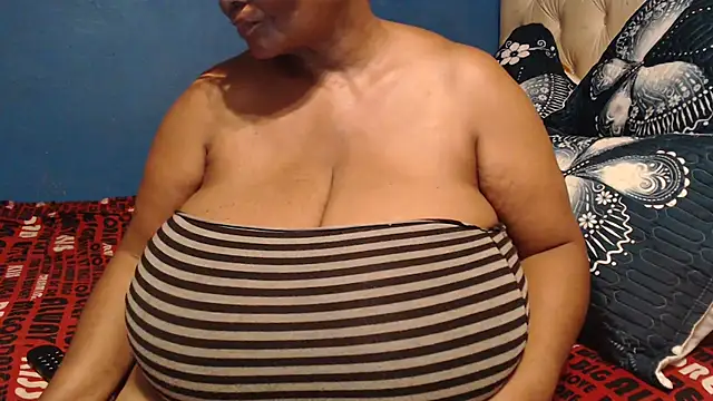 CUTEFIRMMELONSS online show from 6, 3, 2026