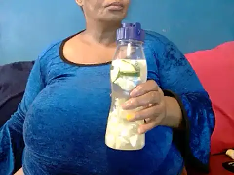 CUTEFIRMMELONSS online show from 5, 3, 2025