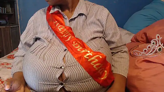 CUTEFIRMMELONSS online show from 11, 2, 2026