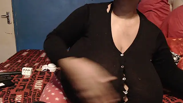 CUTEFIRMMELONSS online show from 24, 10, 2025