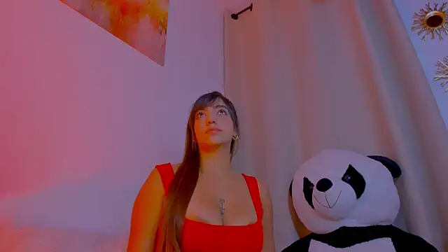 MariamRivera  online show from 15, 2, 2026