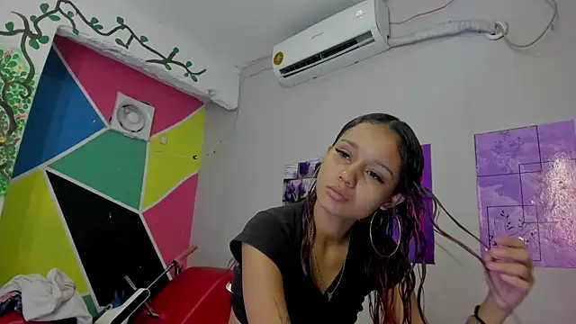 MarianaManzur online show from 11, 3, 2025