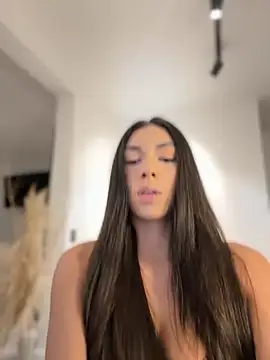 EllaSanz  online show from 22, 10, 2025