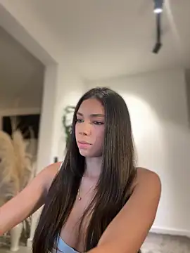 EllaSanz  online show from 9, 10, 2025