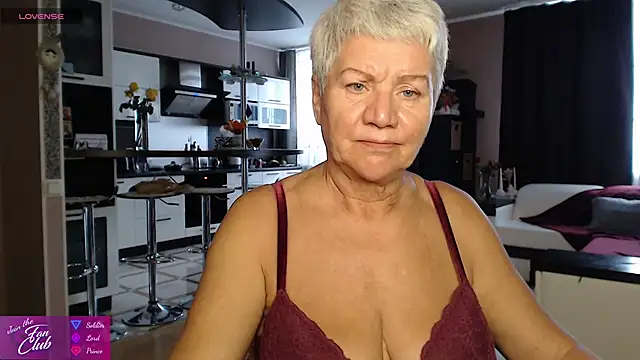 Snapshot of roxana_brooks chatting on 2, 7, 2026 roxana brooks online show from 2, 7, 2026