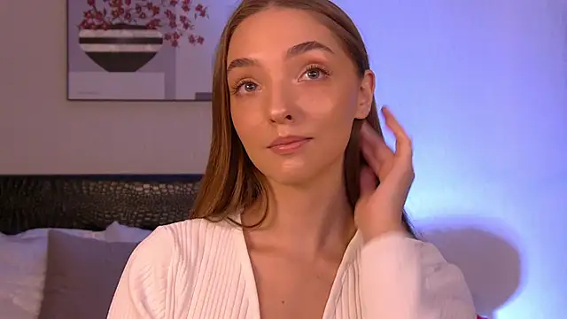 Snapshot of VirginieCruz chatting on 17, 11, 2025 VirginieCruz online show from 17, 11, 2025