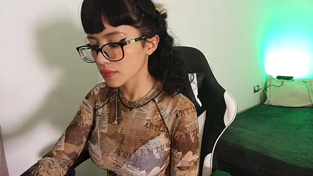 Marcelinee   online show from 25, 11, 2025