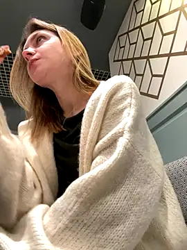 ValenciaShock online show from 16, 11, 2025