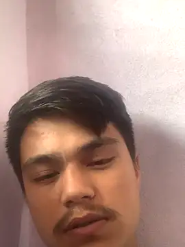 Snapshot of Hullax chatting on 29, 10, 2025 Hullax online show from 29, 10, 2025