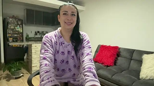 Karina Yang online show from 10, 4, 2026