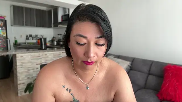 Karina Yang online show from 14, 4, 2026