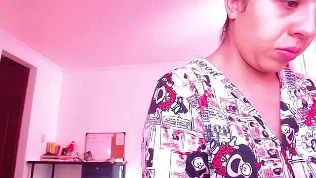 Snapshot of VALERY_MEER chatting on 5, 5, 2026 VALERY MEER online show from 5, 5, 2026