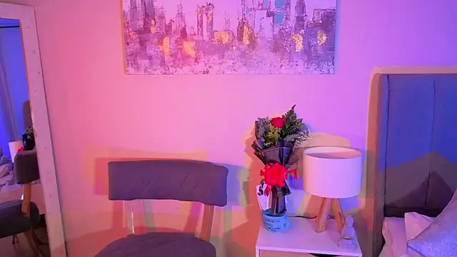 MiaFranklyn online show from 18, 9, 2025