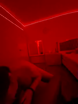 Sweetieboi04 online show from 22, 4, 2026