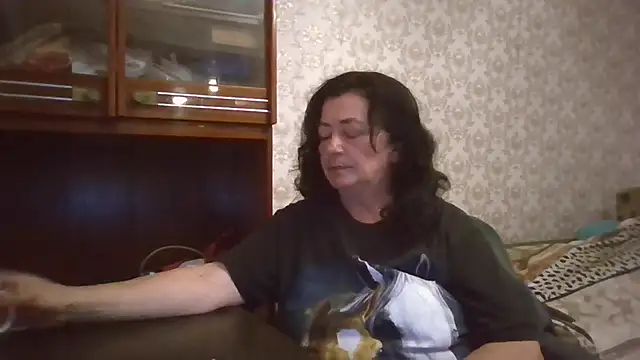 GypsiQueen2 online show from 9, 10, 2025