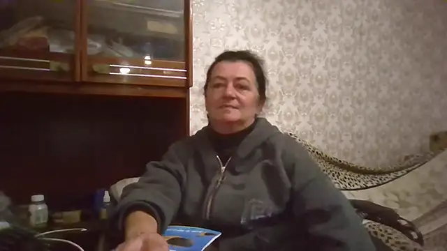 GypsiQueen2 online show from 6, 10, 2025