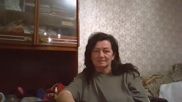 GypsiQueen2 online show from 4, 11, 2025