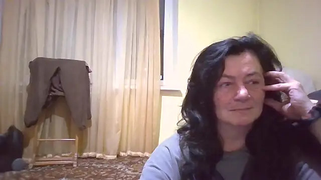 GypsiQueen2 online show from 6, 1, 2026