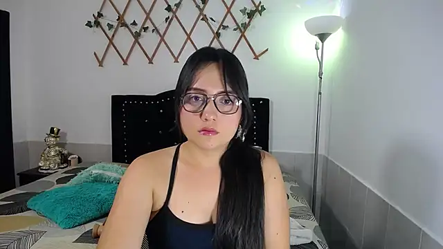 naughty girl 4u online show from 22, 2, 2026