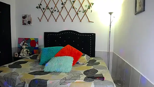 naughty girl 4u online show from 24, 4, 2026