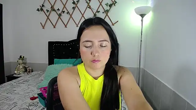 naughty girl 4u online show from 13, 2, 2026