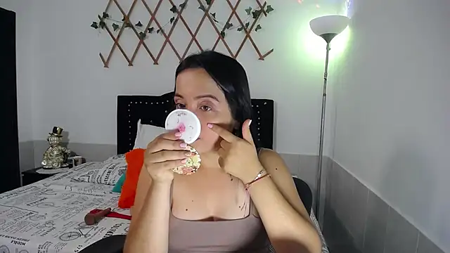 naughty girl 4u online show from 6, 2, 2026