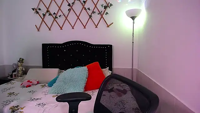 naughty girl 4u online show from 16, 11, 2025