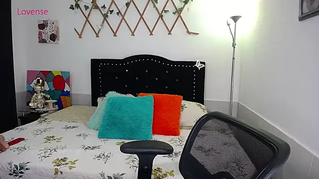 Snapshot of naughty_girl_4u chatting on 19, 7, 2026 naughty girl 4u online show from 19, 7, 2026