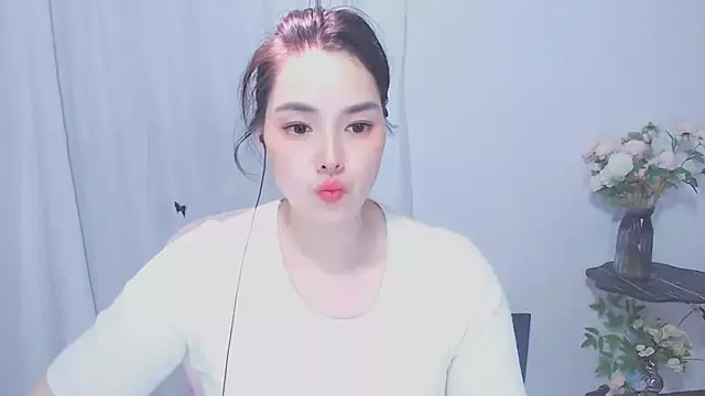 Snapshot of SHY-_-girl chatting on 15, 5, 2026 SHY- -girl online show from 15, 5, 2026