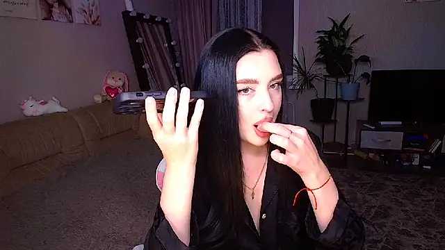   Malika   online show from 31, 10, 2025