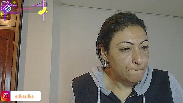 Snapshot of ErikaRika chatting on 2, 10, 2025 ErikaRika online show from 2, 10, 2025