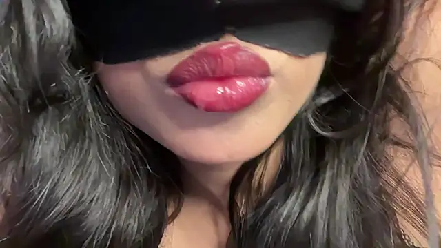 Hottie ishuu online show from 3, 4, 2026