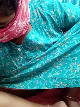 Snapshot of Bengali-boudi chatting on 3, 10, 2025 Bengali-boudi online show from 3, 10, 2025