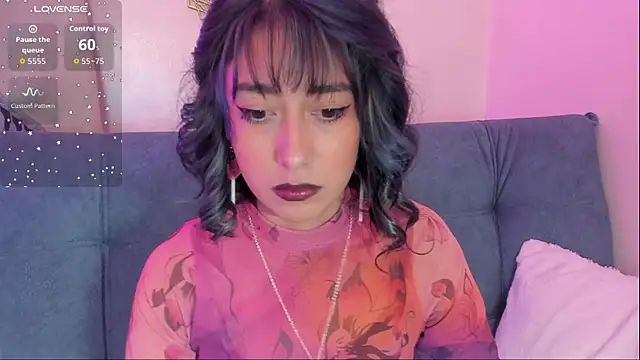 Snapshot of Scarlet_wd18 chatting on 9, 11, 2025 Scarlet wd18 online show from 9, 11, 2025