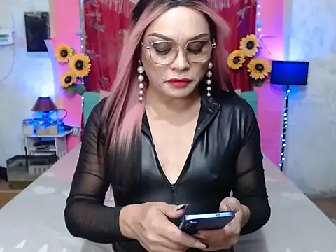 UrAsianPrincessDanie online show from 25, 4, 2026