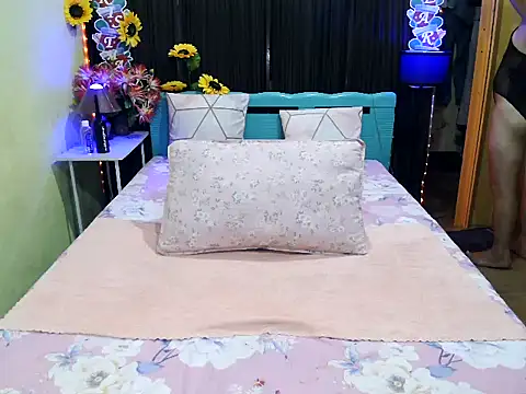 UrAsianPrincessDanie online show from 17, 12, 2025