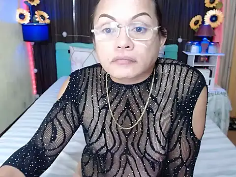 UrAsianPrincessDanie online show from 17, 2, 2026