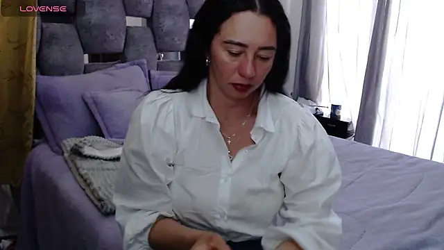 sara hott 1 online show from 24, 10, 2025