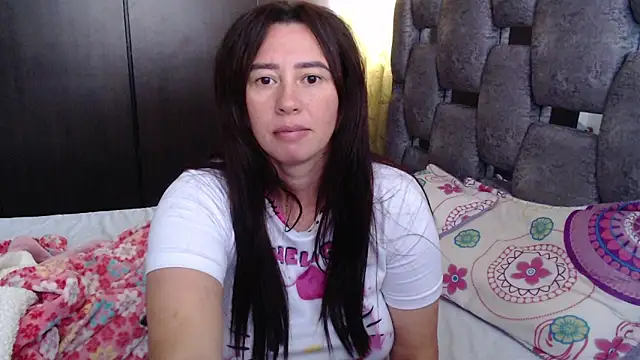 sara hott 1 online show from 10, 6, 2026