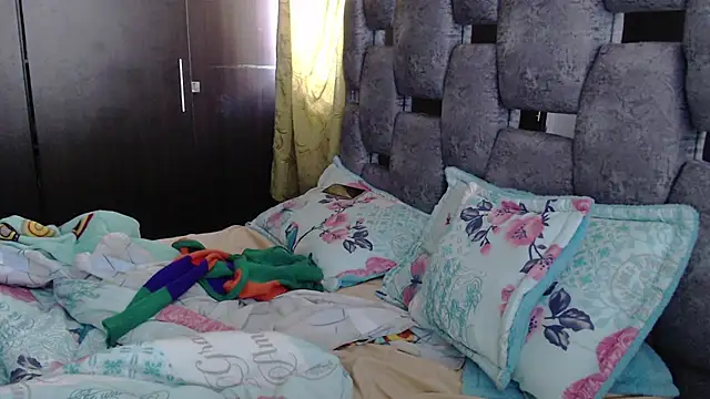 sara hott 1 online show from 13, 7, 2026