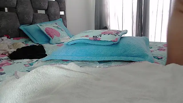 sara hott 1 online show from 24, 2, 2026