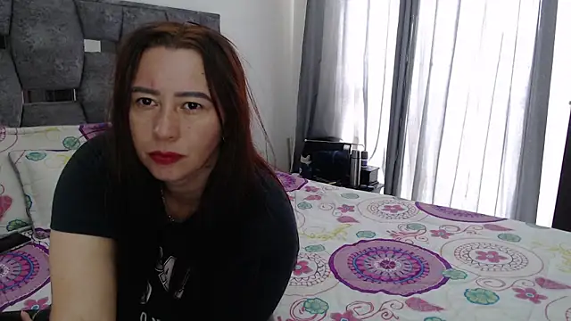 sara hott 1 online show from 17, 4, 2026